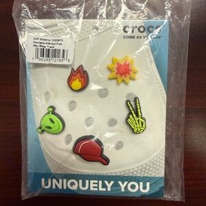 CROCS Jibbitz Charm Set NEW Alien, Skeleton Peace, Flame, Cap